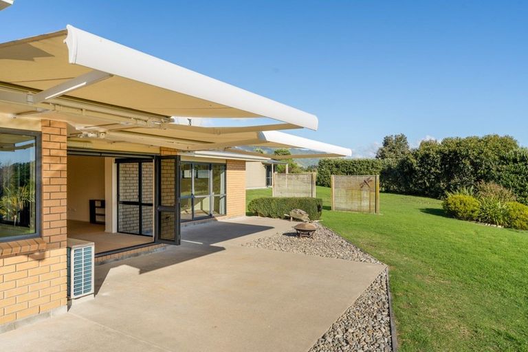 Photo of property in 12 Waitaheke Road, Te Horo, Otaki, 5581