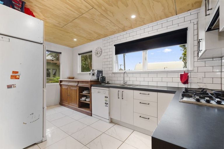 Photo of property in 15 John Road, Fairy Springs, Rotorua, 3015