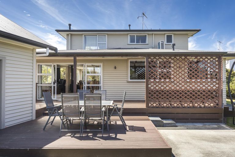 Photo of property in 5 Wairau Place, Kelvin Grove, Palmerston North, 4414