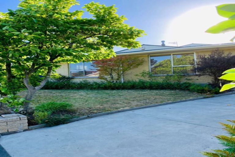 Photo of property in 35 Delaware Crescent, Russley, Christchurch, 8042