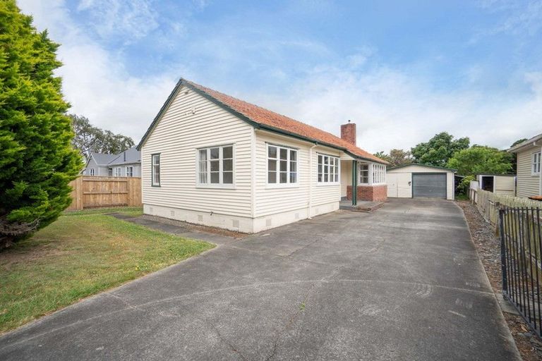 Photo of property in 6 Rangiora Avenue, Roslyn, Palmerston North, 4414