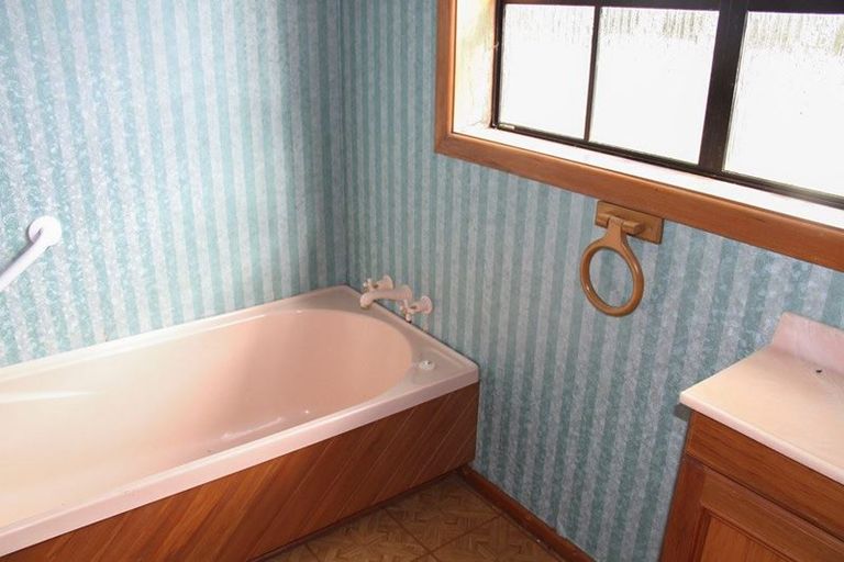 Photo of property in 14 Bridge Street, Tuatapere, 9620