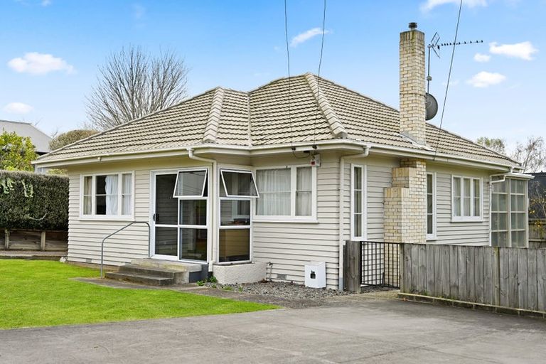 Photo of property in 17 Sillary Street, Hamilton East, Hamilton, 3216