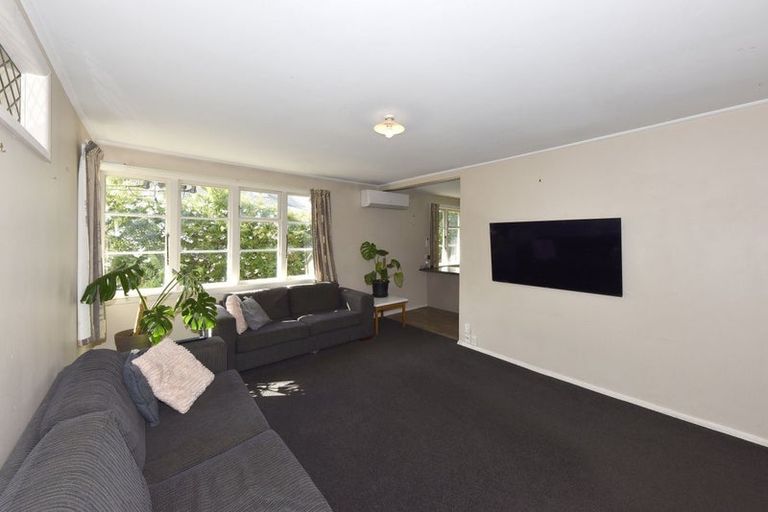 Photo of property in 1/15 Defoe Place, Waltham, Christchurch, 8023