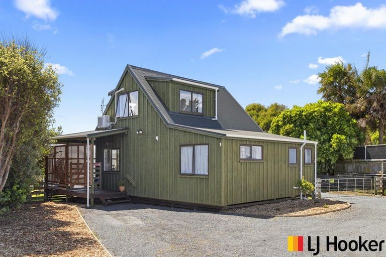 Photo of property in 11 Matakawau Road, Awhitu, Waiuku, 2684