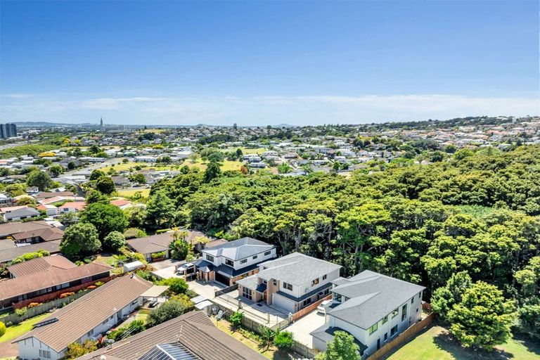 Photo of property in 114b Everglade Drive, Totara Heights, Auckland, 2105