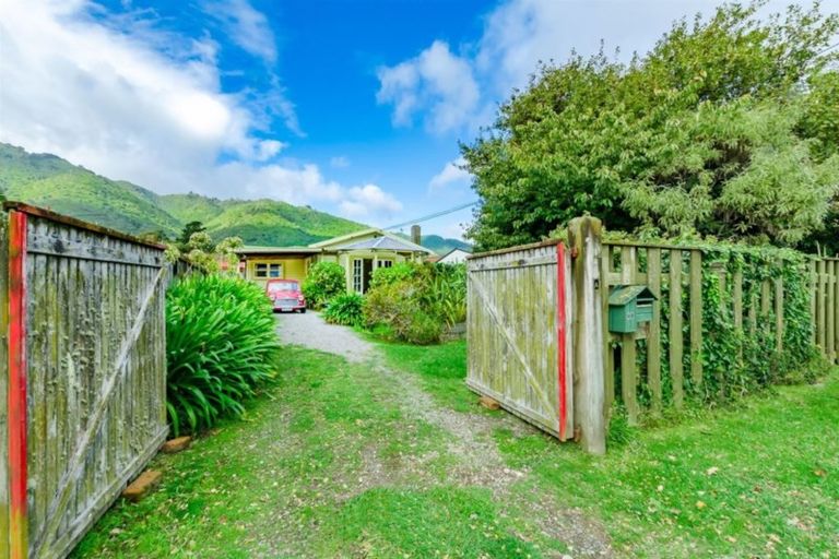 Photo of property in 49 Parata Street, Waikanae, 5036