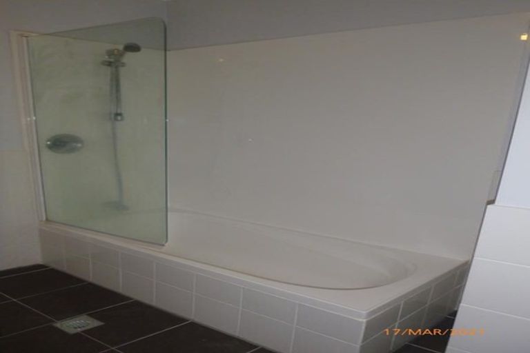 Photo of property in 19 Stephen Avenue, Henderson, Auckland, 0610
