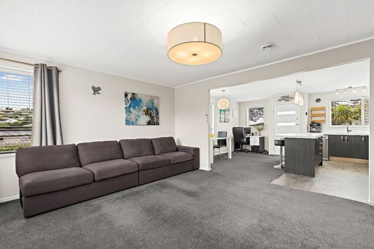 Photo of property in 50 Allington Road, Massey, Auckland, 0614