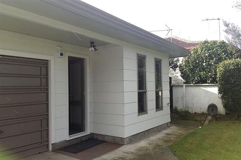 Photo of property in 2/14 Settlement Road, Papakura, 2110