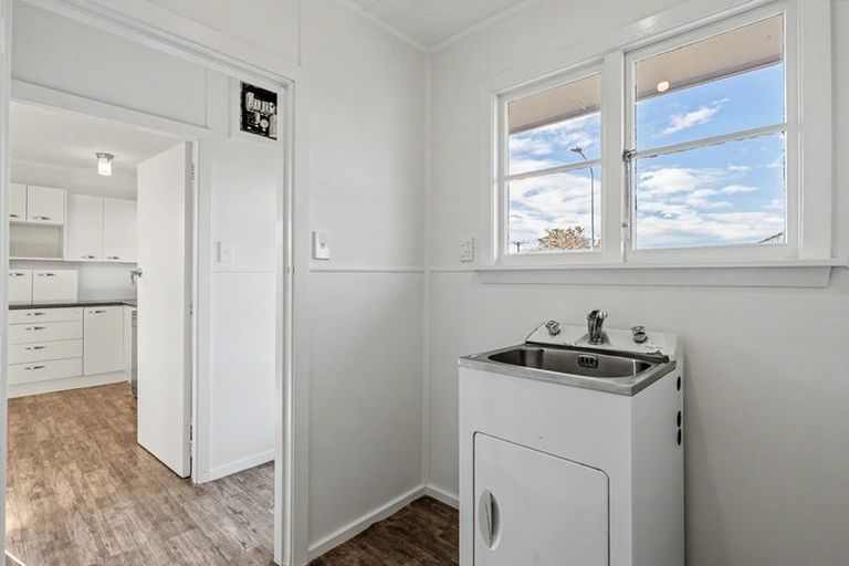 Photo of property in 11 Beatrice Place, Avonhead, Christchurch, 8042