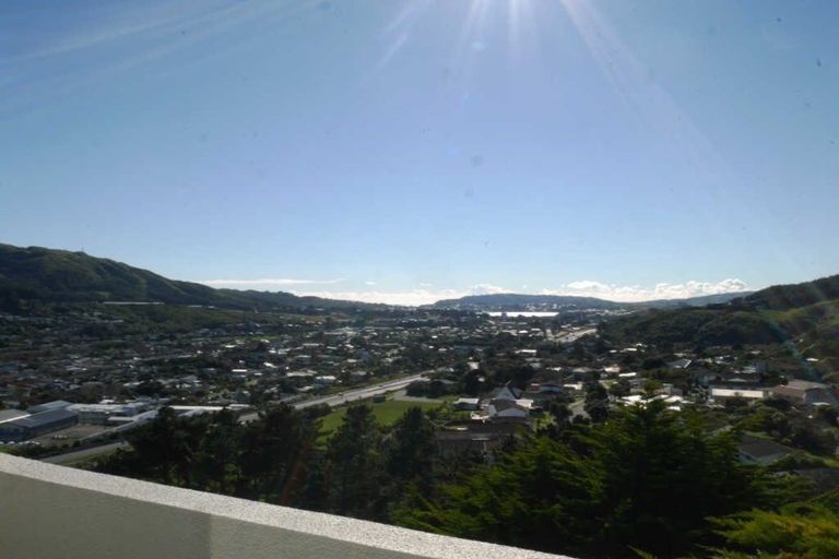 Photo of property in 94 Woodman Drive, Tawa, Wellington, 5028