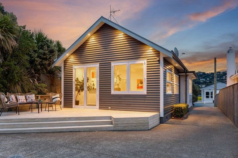 Photo of property in 243 Rintoul Street, Berhampore, Wellington, 6023