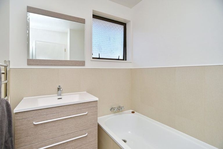 Photo of property in 6 Westfield Avenue, Templeton, Christchurch, 8042