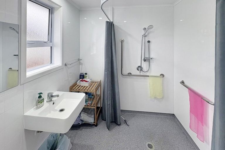 Photo of property in 12 Collett Street, Dannevirke, 4930