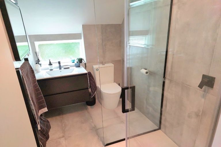 Photo of property in 1/22 Rangatira Road, Birkenhead, Auckland, 0626