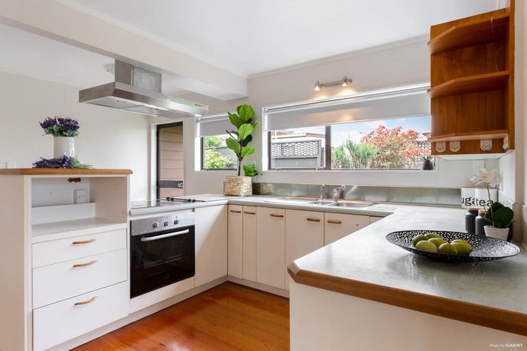 Photo of property in 54 Edgeworth Road, Glenfield, Auckland, 0629