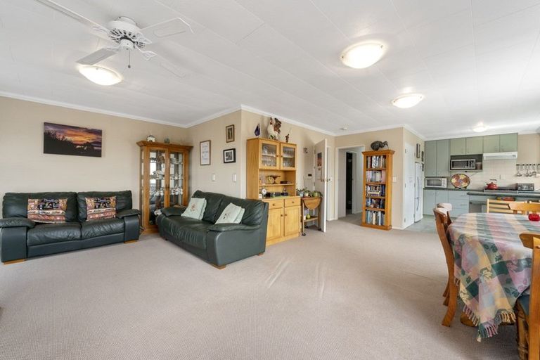 Photo of property in 18 Shera Street, Acacia Bay, Taupo, 3330