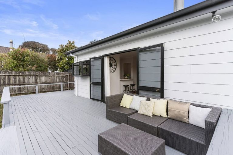 Photo of property in 91 Santiago Crescent, Unsworth Heights, Auckland, 0632