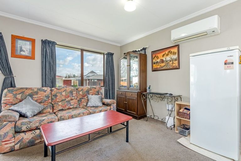 Photo of property in 12 Newton Place, Westbrook, Palmerston North, 4412