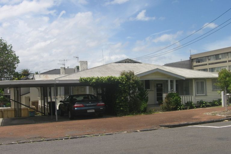 Photo of property in 3 Woodbine Avenue, Greenlane, Auckland, 1051