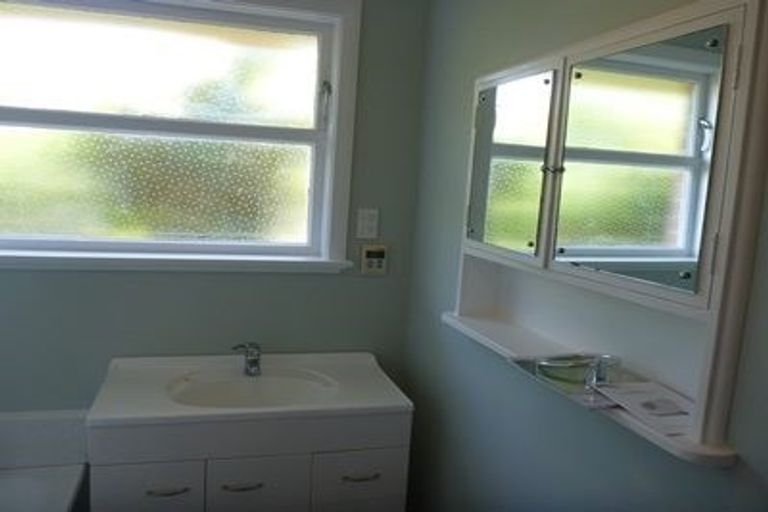 Photo of property in 108a Korokoro Road, Korokoro, Lower Hutt, 5012