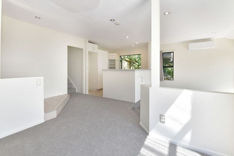 Photo of property in 17a Duncansby Road, Stanmore Bay, Whangaparaoa, 0932