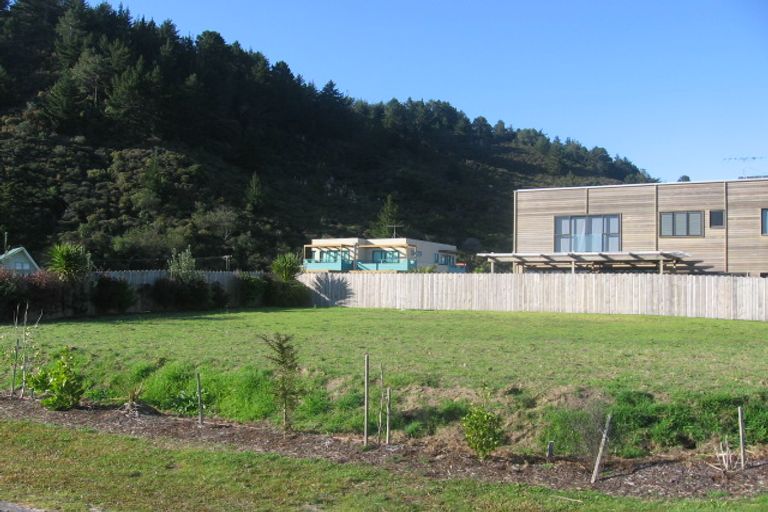 Photo of property in 104 Pacific Parade, Matarangi, Whitianga, 3592