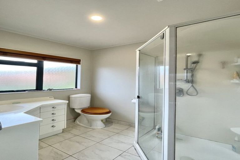 Photo of property in 34 Birkinshaw Grove, Riverstone Terraces, Upper Hutt, 5018