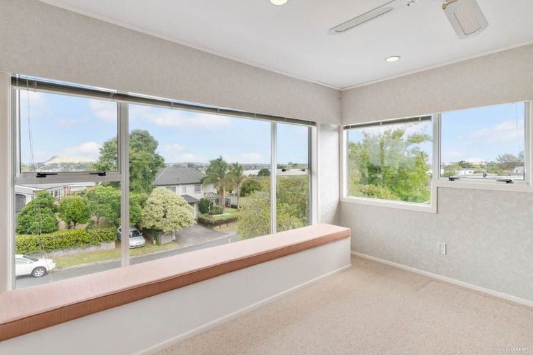 Photo of property in 4 The Anchorage, Sunnyhills, Auckland, 2010