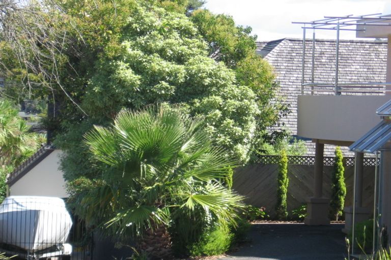 Photo of property in 1/18 Gulf View Road, Murrays Bay, Auckland, 0630