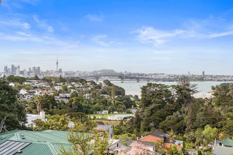 Photo of property in 88 Onewa Road, Northcote Point, Auckland, 0627