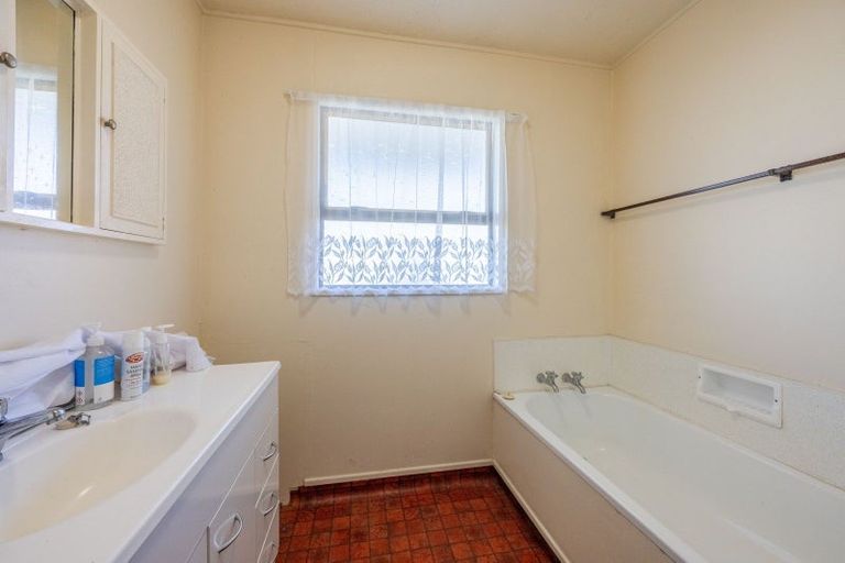 Photo of property in 13b Church Street, Waipawa, 4210