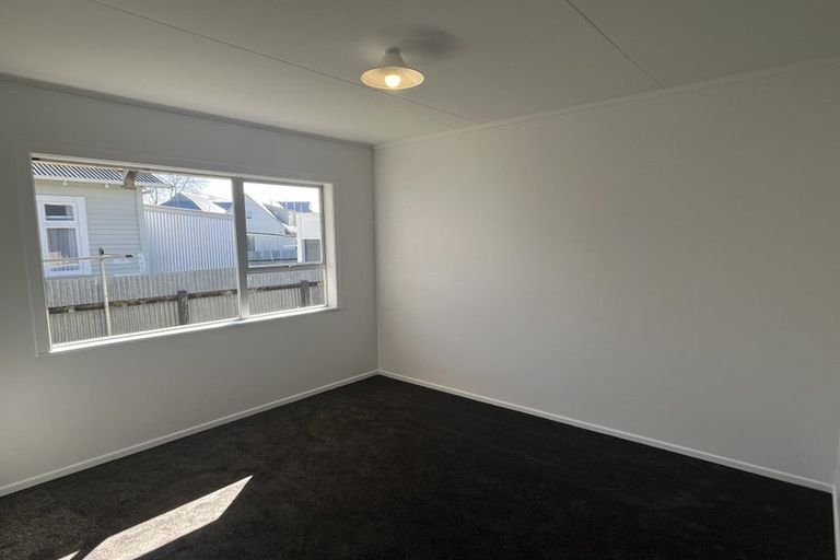 Photo of property in 35 Mcgiffert Street, Palmerston North, 4410