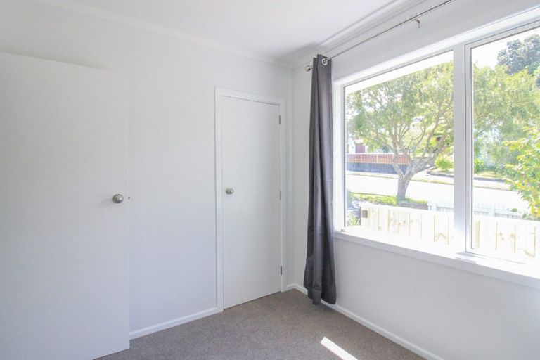 Photo of property in 2 Magnolia Grove, Maungaraki, Lower Hutt, 5010