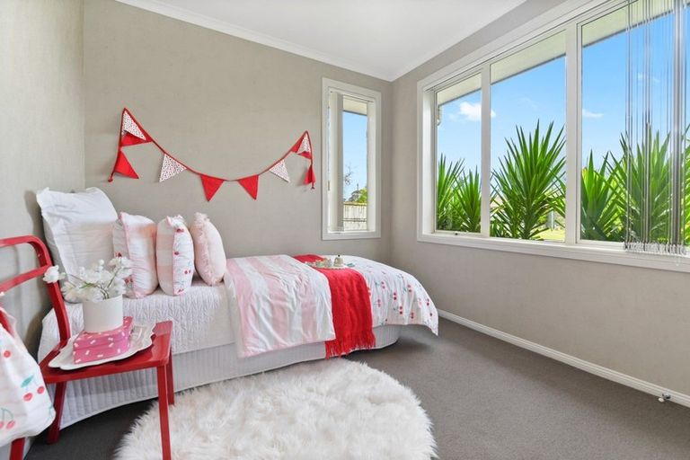 Photo of property in 1 Woburn Court, Rototuna North, Hamilton, 3210