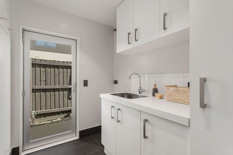 Photo of property in 43 Hawkesbury Avenue, St Albans, Christchurch, 8014