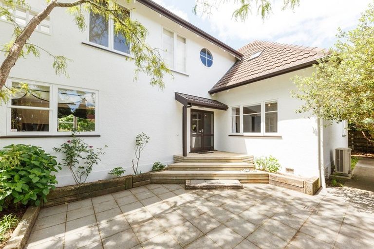 Photo of property in 412 Ruahine Street, Terrace End, Palmerston North, 4410