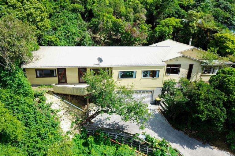 Photo of property in 18 Monowai Road, Johnsonville, Wellington, 6037