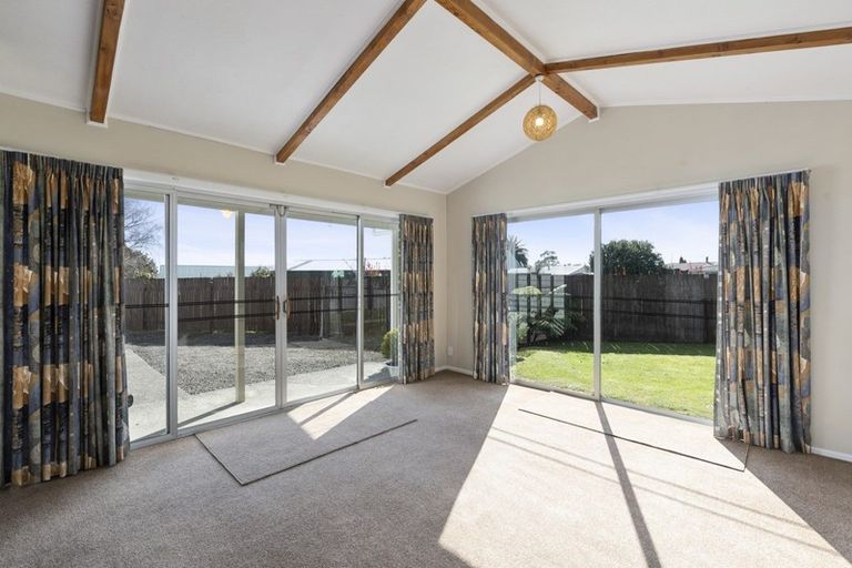 Photo of property in 9 East Road, Shannon, 4821