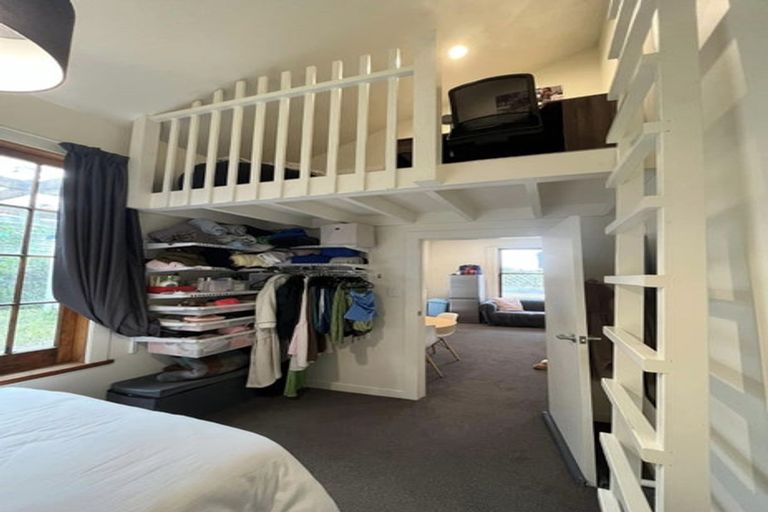 Photo of property in 124 Aro Street, Aro Valley, Wellington, 6021