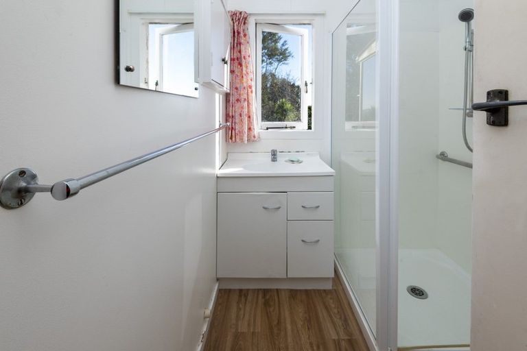 Photo of property in 12 Island View Terrace, Cockle Bay, Auckland, 2014