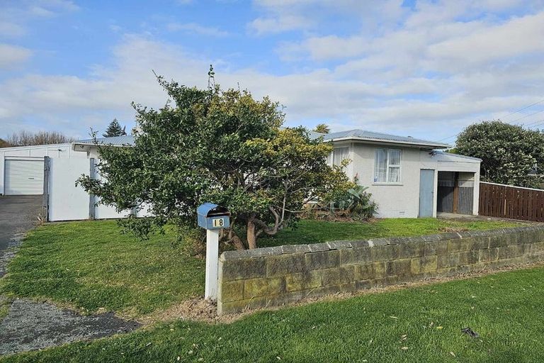 Photo of property in 18 Ashton Terrace, Castlecliff, Whanganui, 4501