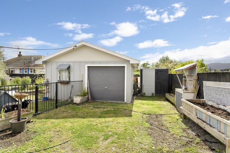 Photo of property in 16 Totara Street, Otaki, 5512