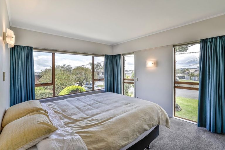 Photo of property in 1/27 Rangitoto Terrace, Milford, Auckland, 0620