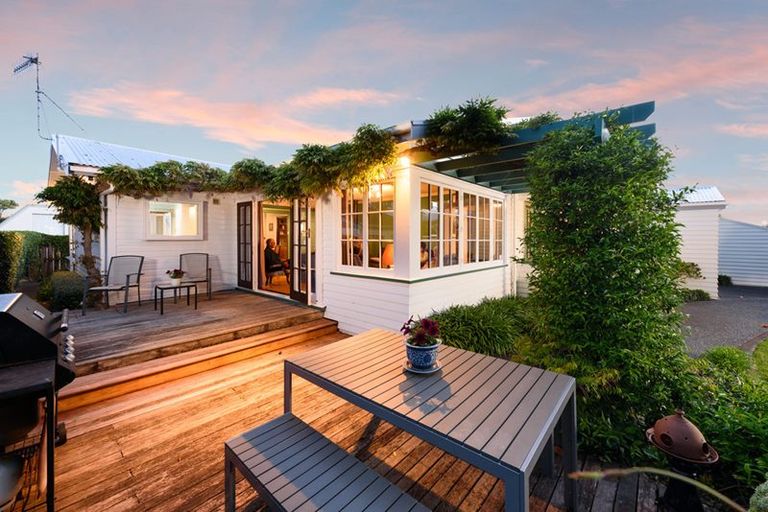 Photo of property in 12 Burrows Street, Tauranga South, Tauranga, 3112