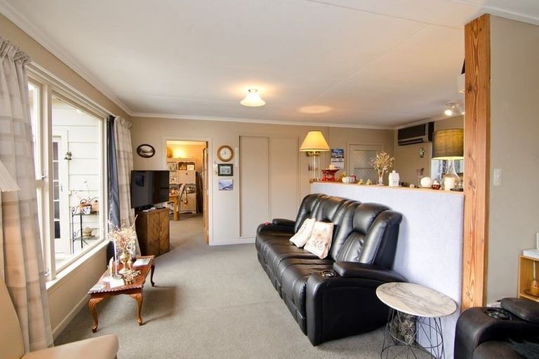 Photo of property in 111 Cheviot Street, Roxburgh, 9500