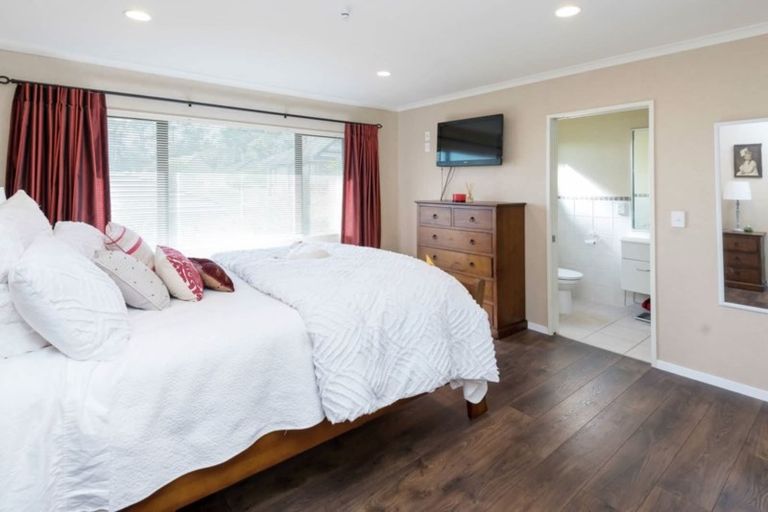 Photo of property in 1 Luana Way, Bucklands Beach, Auckland, 2014