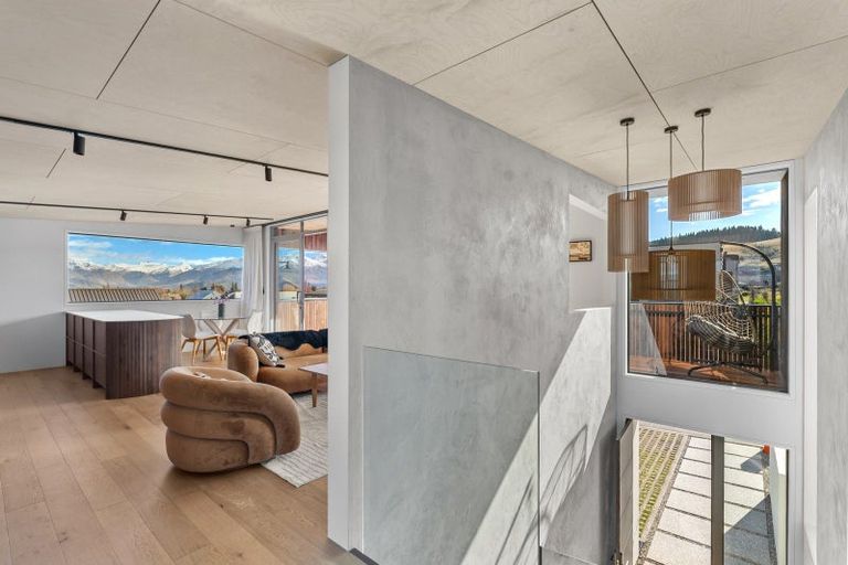 Photo of property in 7 Tuke Lane, Wanaka, 9305