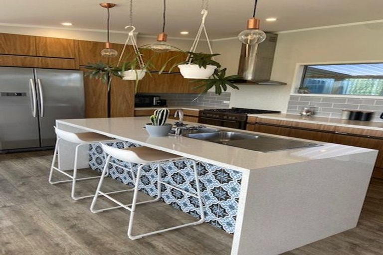 Photo of property in 84 Kaihau Road, Karioitahi, Waiuku, 2683